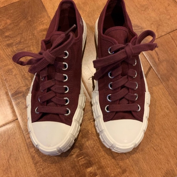 Prada Canvas Sneakers with logo - Picture 5 of 7